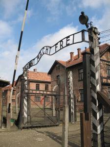 minicamper-auschwitz-3