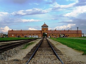 minicamper-auschwitz-4